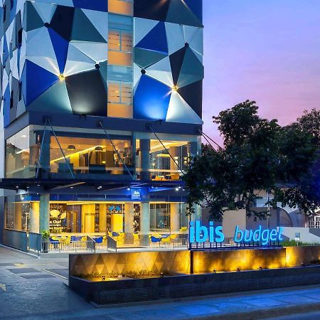 Ibis Budget Cirebon Exterior foto