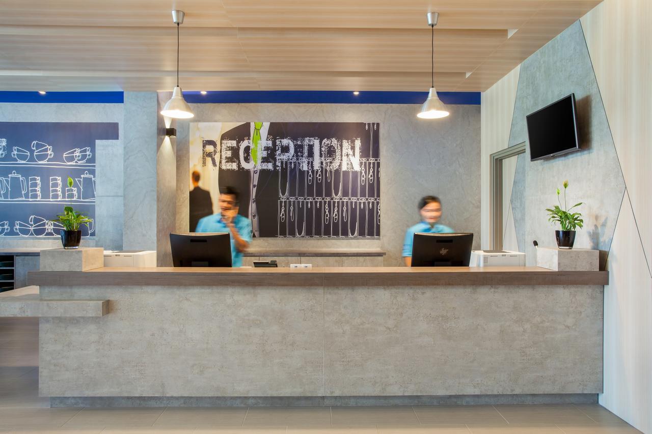 Ibis Budget Cirebon Exterior foto