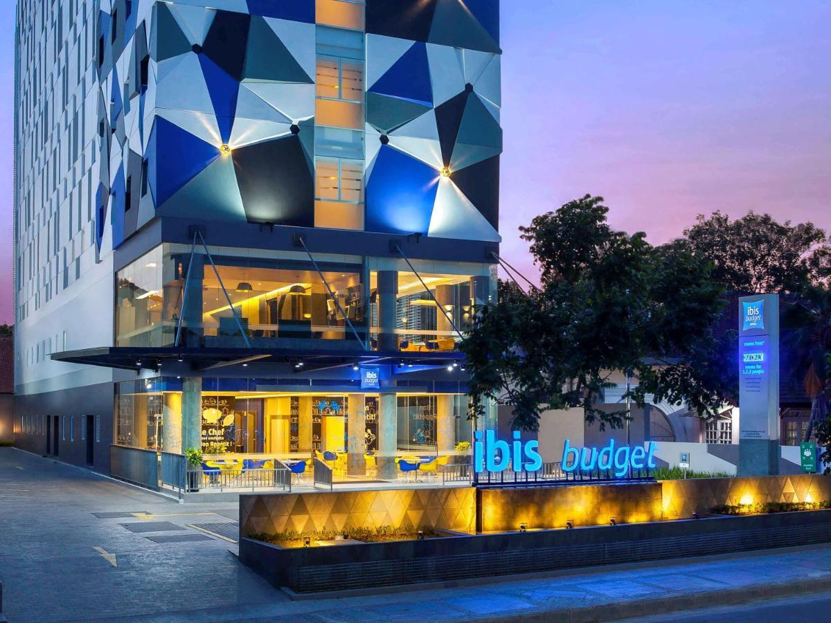 Ibis Budget Cirebon Exterior foto